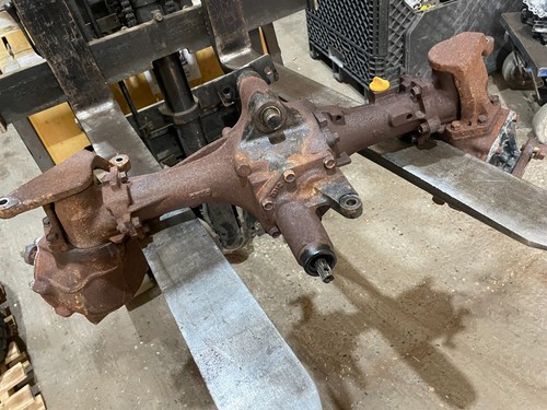Front drive steering axle - front, x