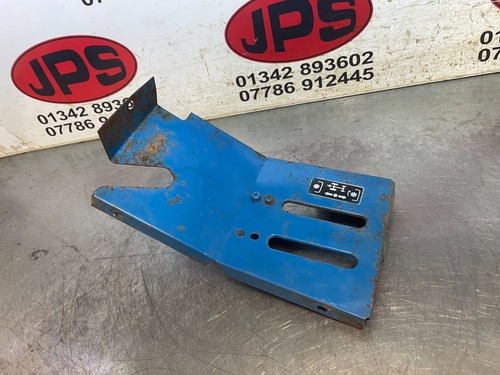 Lower lever slot panel x - lever,